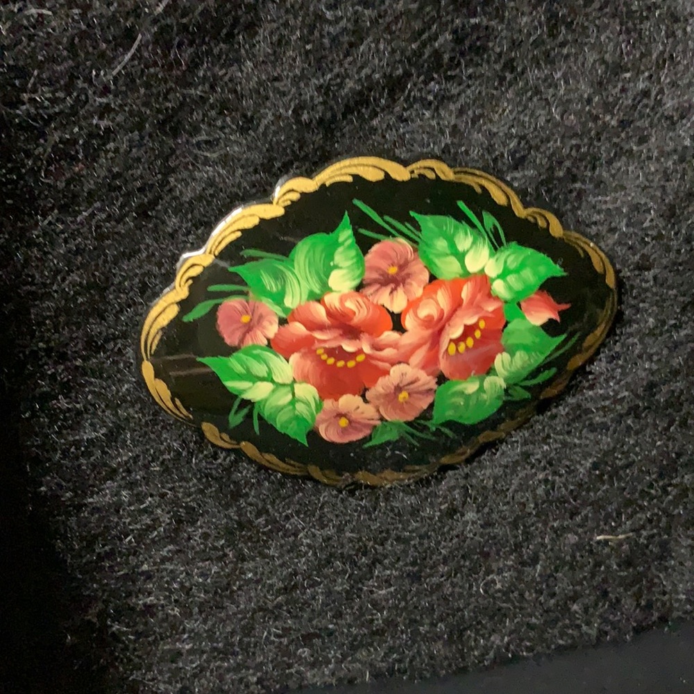 Brooch paliyha county flowers